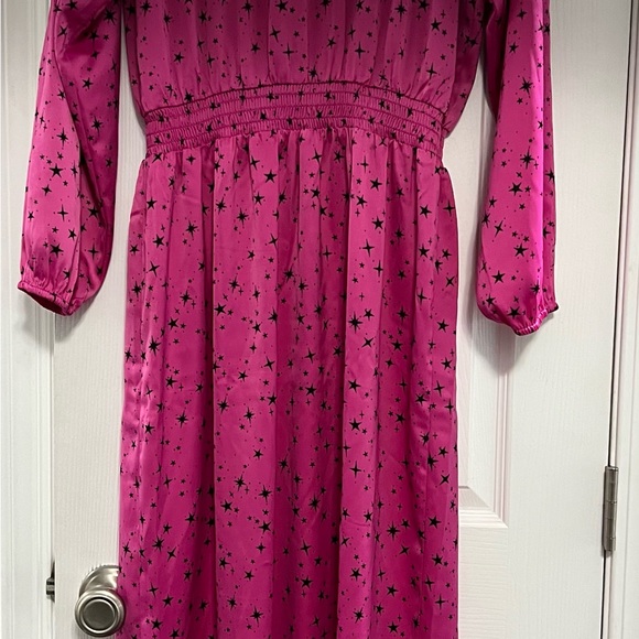 Candace Cameron Bure Hot pink dress - Picture 5 of 9